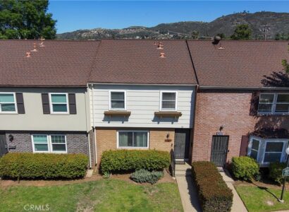 1280 Denver Lane D 2