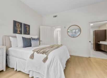 521 Arbor Drive 105 12
