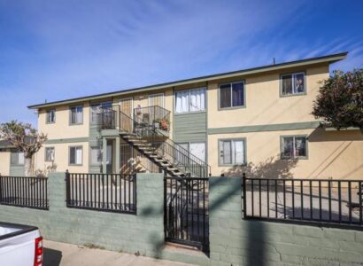 200 E Park Avenue 1