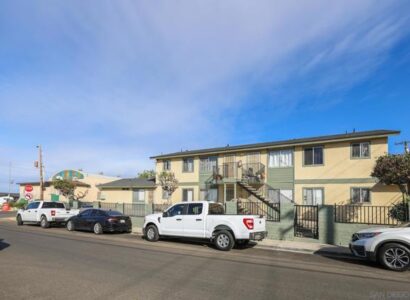 200 E Park Avenue 11