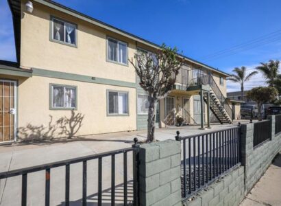 200 E Park Avenue 3