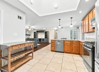 36-web-or-mls-Radiate_1105NidrahSt-36