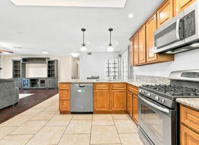 37-web-or-mls-Radiate_1105NidrahSt-37