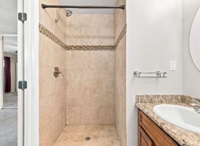 45-web-or-mls-Radiate_1105NidrahSt-45